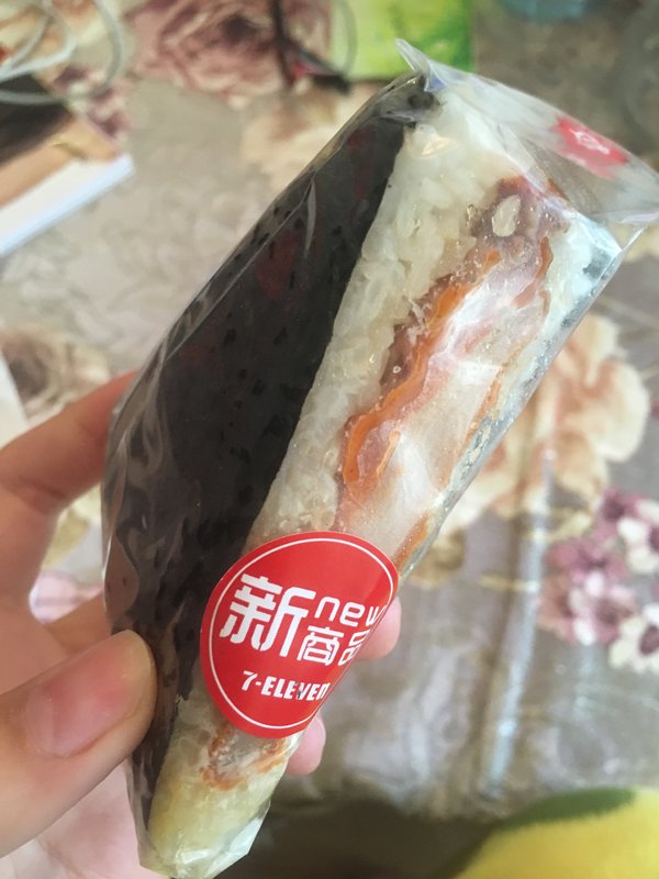 7-ELEVEN 711 奥尔良鸡扒寿司三明治的热量是多少? 7-ELEVEN 711 奥尔良鸡扒寿司三明治的热量是多少?