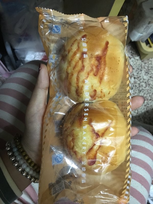 安德鲁 森缤纷热狗球餐包(两个装)的热量是多少? 安德鲁 森缤纷热狗球餐包(两个装)的热量是多少?